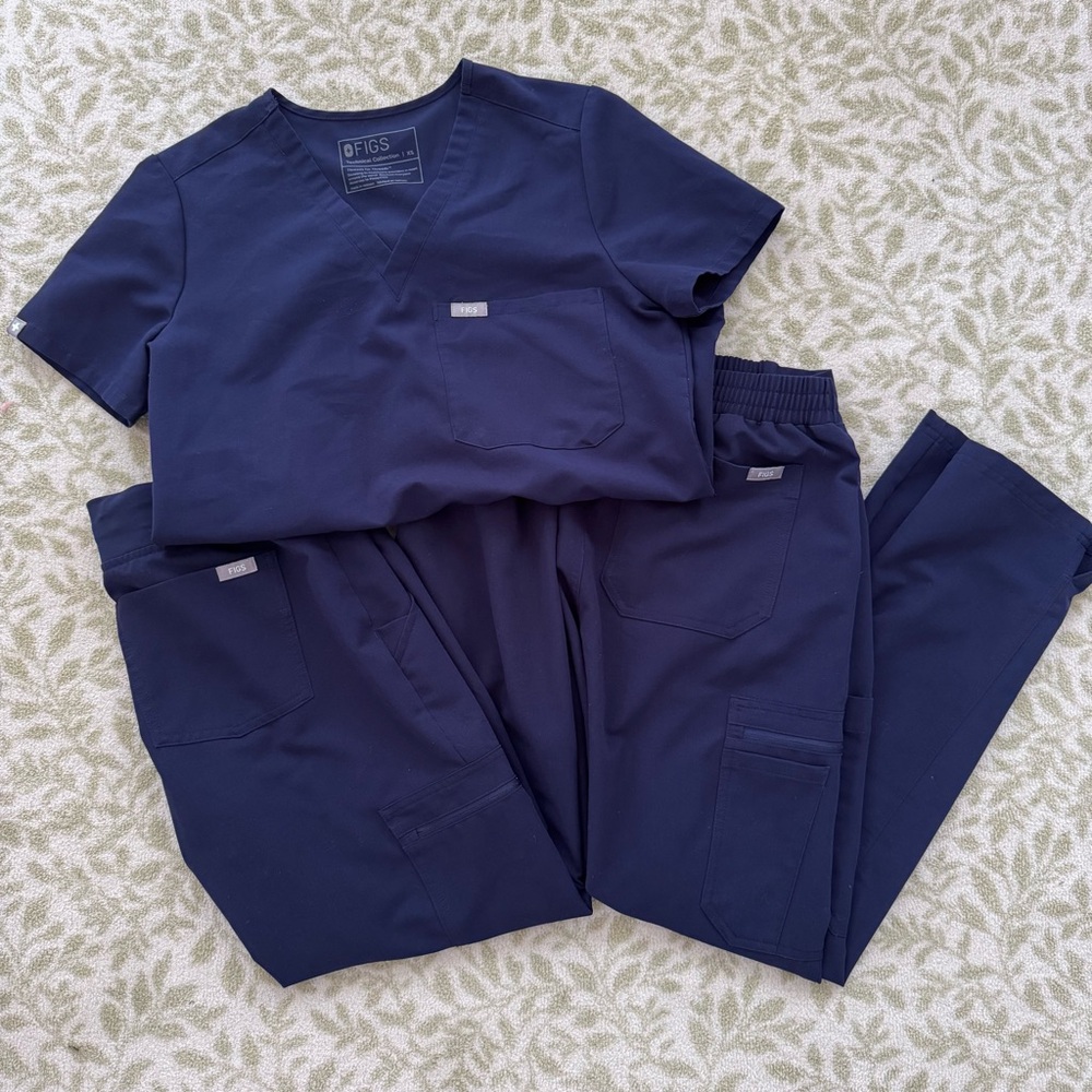 Figs Navy Blue Scrub Set - Women 2 Pants & Scrub top